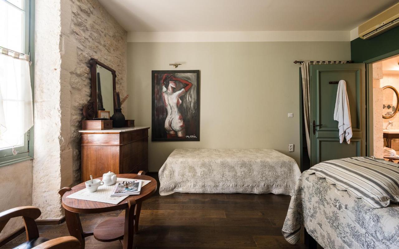 Saint-Étienne-du-Grès Hotel Mas Vidau Porte Des Alpilles מראה חיצוני תמונה