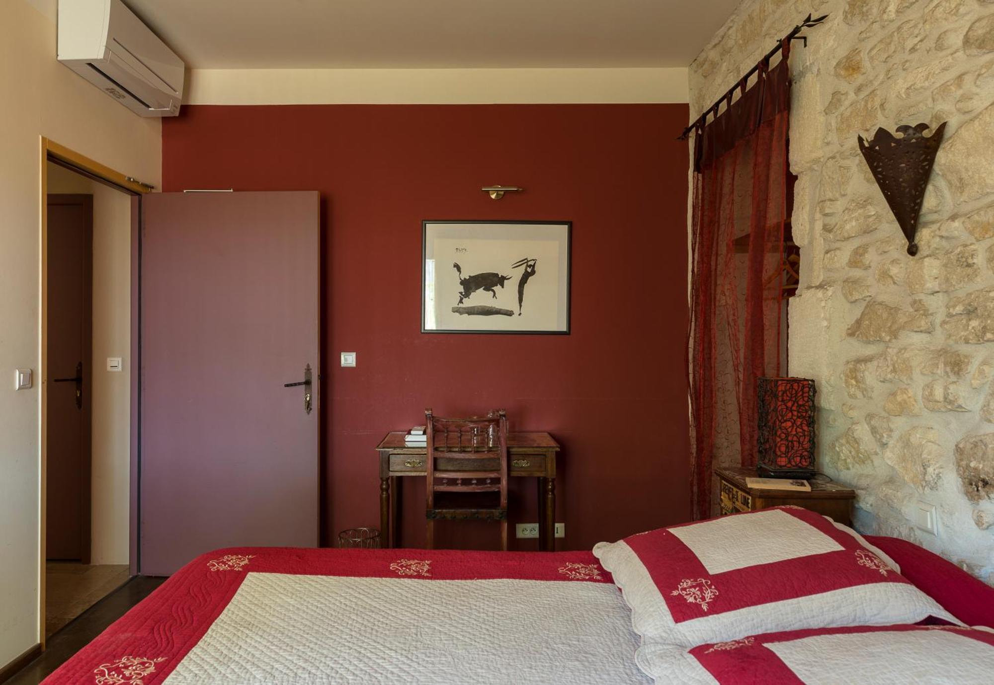 Saint-Étienne-du-Grès Hotel Mas Vidau Porte Des Alpilles מראה חיצוני תמונה