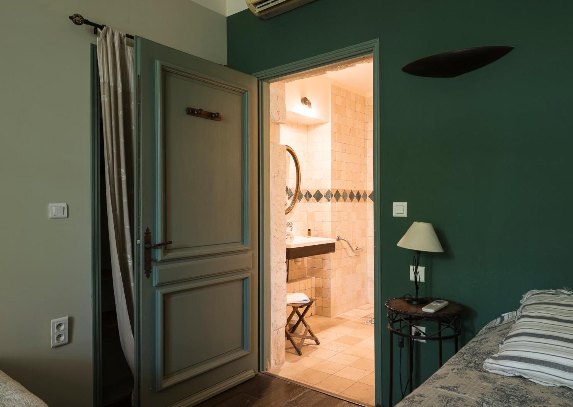 Saint-Étienne-du-Grès Hotel Mas Vidau Porte Des Alpilles מראה חיצוני תמונה